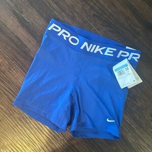 NWT Nike Pro women’s “5 short/tight size M